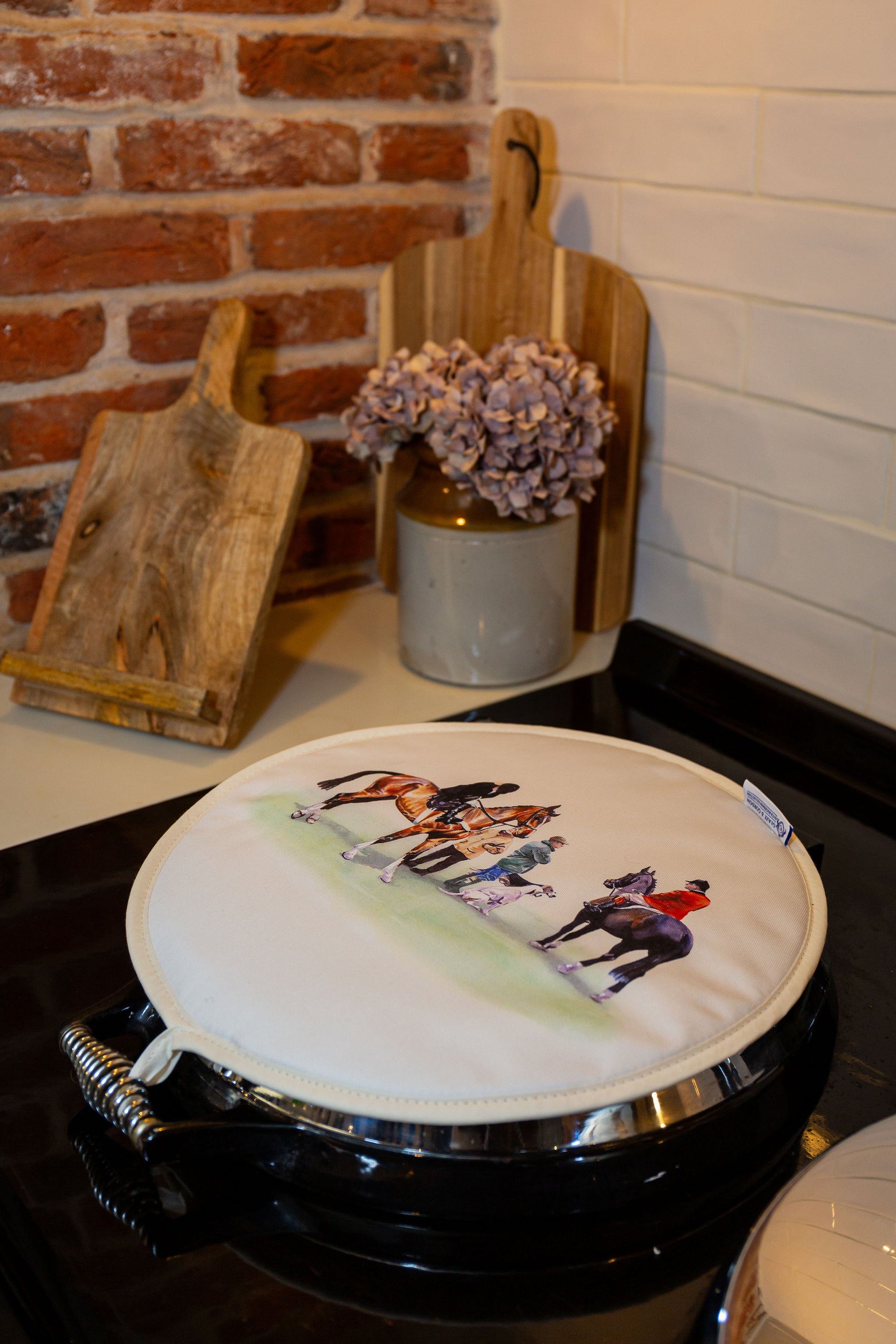 Glaze &amp; Gordon 'Well Met' Hob Cover (Aga tops) - Conversation