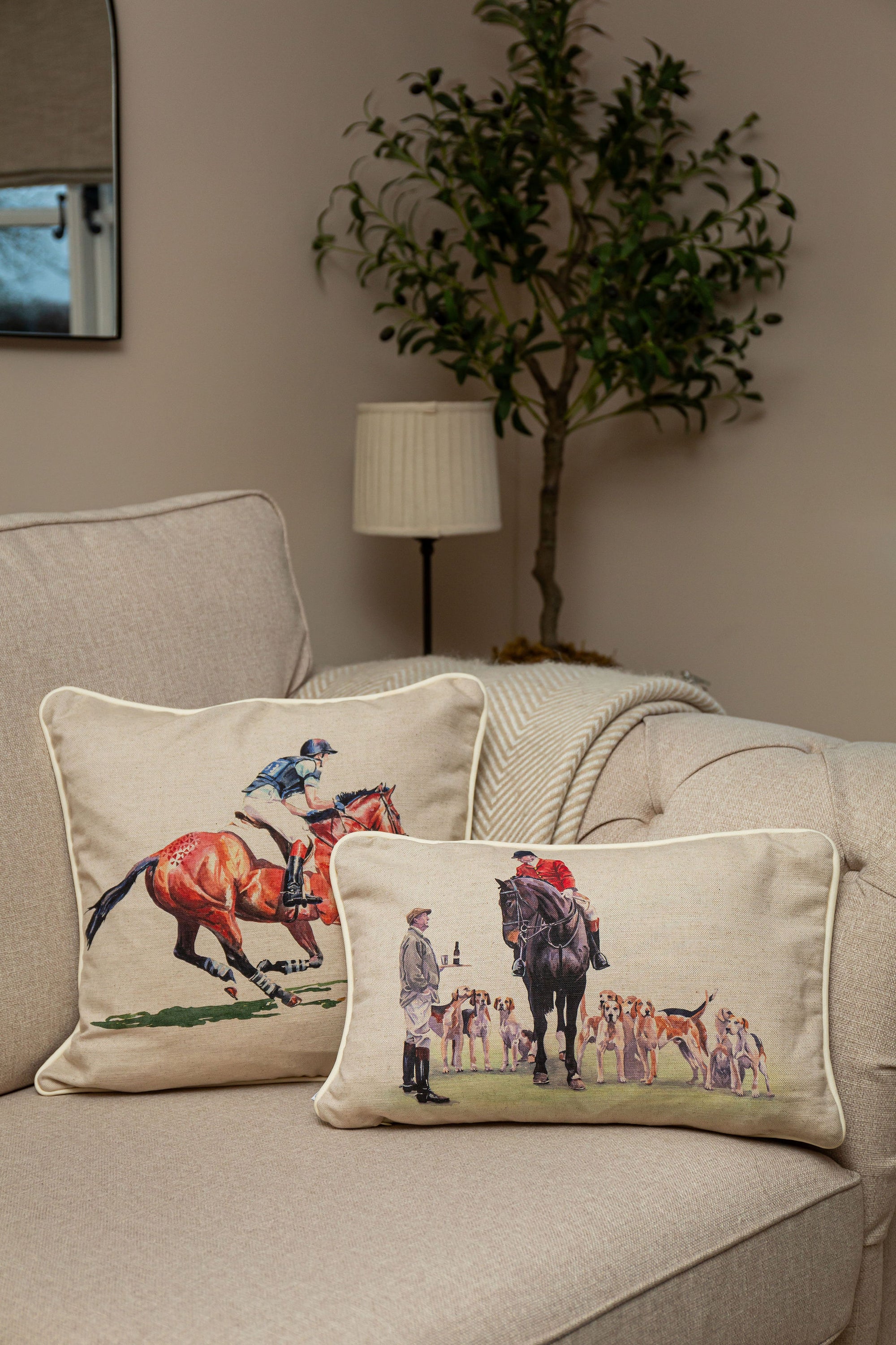 Glaze &amp; Gordon 'Well Met' Cushion - Service