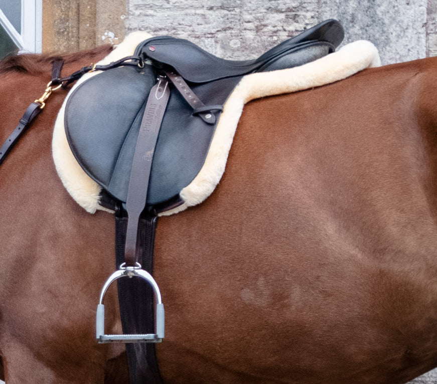 Engel Sheepskin GP Numnah – Full Lining &amp; Full Rolled Edge