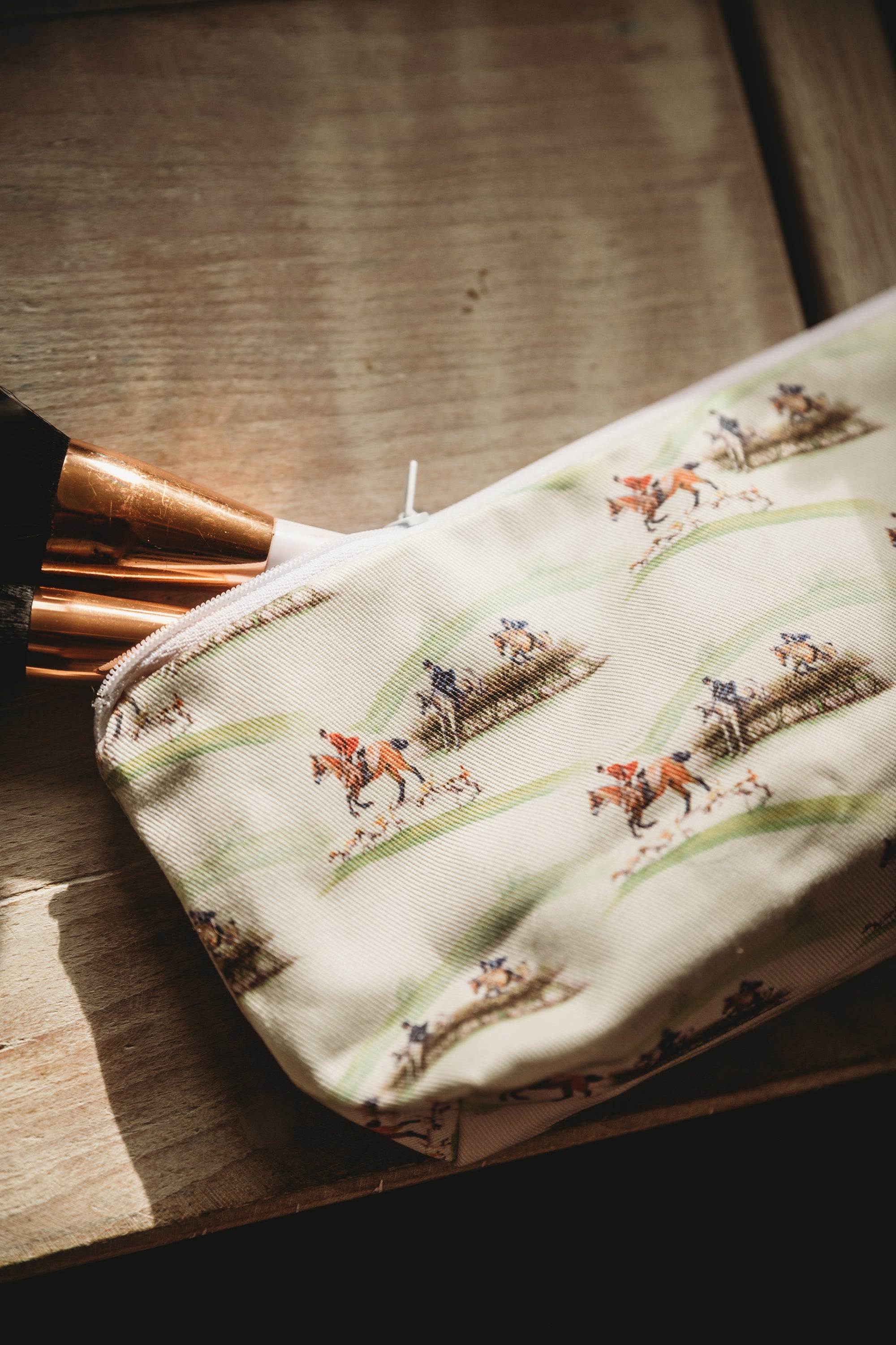 Glaze &amp; Gordon &#39;The Hunt Jump&#39; Cosmetic Bag